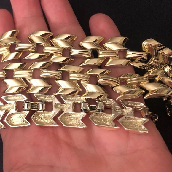 Vintage gold tone 17 1/2” necklace - Picture 8 of 8